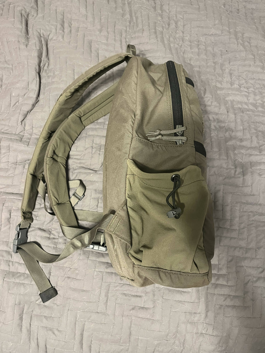 ギ*イ様 ロンドンブリッジトレーディング A3 バックパック　フォリッジグリーン London Bridge Trading Co. Backpack – Camoretro