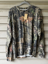 Load image into Gallery viewer, Mossy Oak Break Up Country Shirt (L)