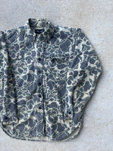 Load image into Gallery viewer, Vintage Redhead Duck Camo Chamois Shirt (S)