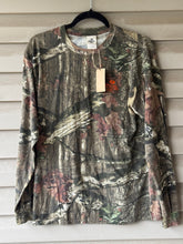 Load image into Gallery viewer, 10’s Mossy Oak Breakup Shirt (M)