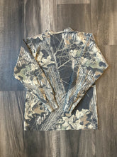 Load image into Gallery viewer, Vintage 1st Generation Mossy Oak Breakup Camo LS (YL)