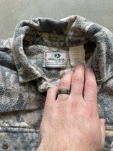 Load image into Gallery viewer, Vintage Mossy Oak Breakup Camo Chamois Shirt (M)