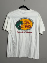 Load image into Gallery viewer, 2006 Chi-O Tri Delta University of Arkansas Shirt (M)