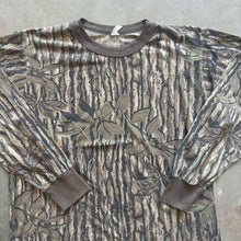Load image into Gallery viewer, Vintage Realtree Camo Shirt (L)