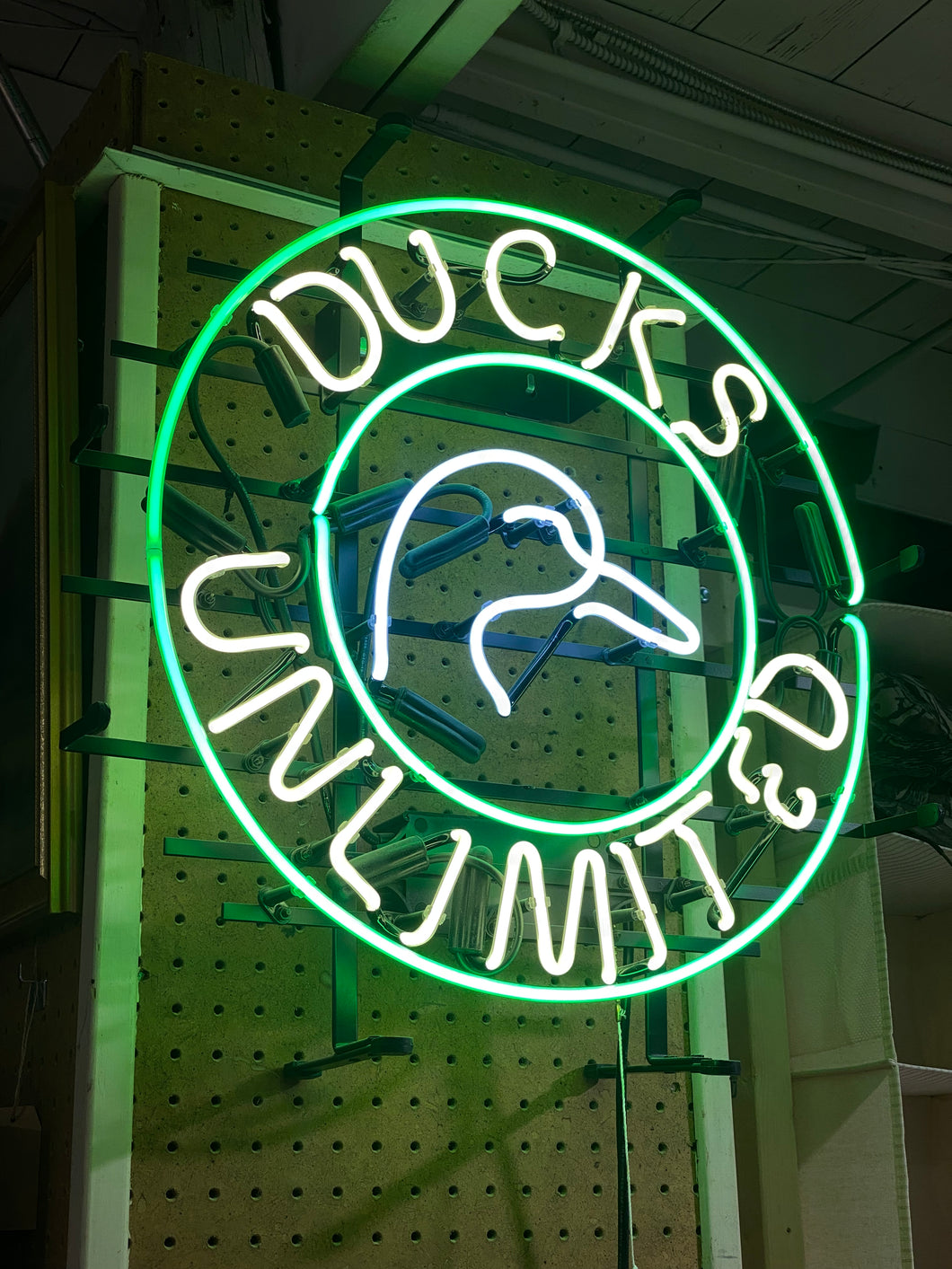 Ducks Unlimited Neon Sign (22”x22”)