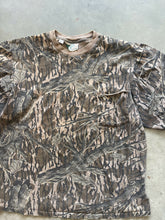 Load image into Gallery viewer, Vintage Mossy Oak Treestand Camo T-Shirt (L)