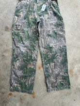 Load image into Gallery viewer, 00’s Vintage Mossy Oak Shadow Leaf Camo Pants (29-35”x32”)