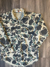 Load image into Gallery viewer, 1990’s Cabela’s Duck Camo Chamois Shirt (M)