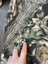 Load image into Gallery viewer, Vintage Mossy Oak Breakup Camo Turtleneck (M)