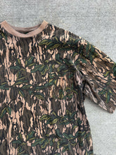 Load image into Gallery viewer, Vintage Mossy Oak greenleaf tee