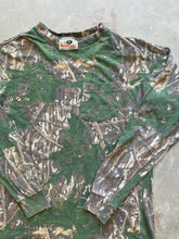 Load image into Gallery viewer, Vintage Mossy Oak Shadowleaf Camo Long Sleeve Shirt (M)