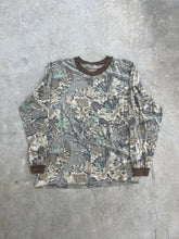 Load image into Gallery viewer, Vintage Realtree Advantage Camo Long Sleeve T-Shirt (M)