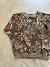Load image into Gallery viewer, Vintage Mossy Oak Fall Foliage Camo Crewneck (L)