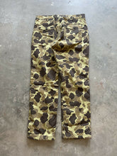 Load image into Gallery viewer, Vintage Cabela’s Duck Camo Insulated Pants (L)