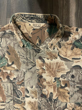 Load image into Gallery viewer, 1990’s Walls Realtree Advantage Camo Button-Up Shirt (2XL)