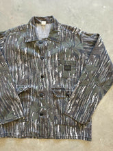 Load image into Gallery viewer, Vintage Realtree Camo 3-Pocket Jacket (L)
