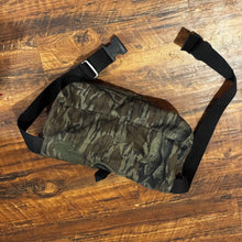 Load image into Gallery viewer, 90’s Fieldline Mossy Oak Treestand Waist Pack 🇺🇸