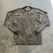 Load image into Gallery viewer, Vintage Realtree Camo Shirt (L)
