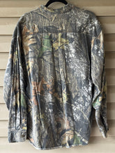 Load image into Gallery viewer, 00’s Mossy Oak Breakup Shirt (XL)