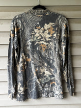 Load image into Gallery viewer, 00’s Mossy Oak Break Up Mock Neck Shirt (L)