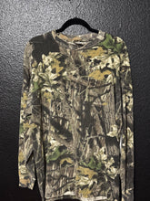 Load image into Gallery viewer, 00’s Mossy Oak Break Up Shirt (L)
