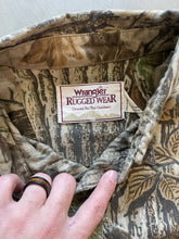 Load image into Gallery viewer, Vintage Realtree Camo Lighweight Button-Up Shirt (XXL)