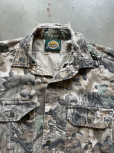 Load image into Gallery viewer, Vintage Cabela’s Realtree Advantage Distressed Chamois (L)