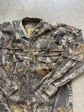 Load image into Gallery viewer, 2000’s Whitewater Realtree Hardwoods Camo Button Up Shirt (L)