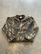 Load image into Gallery viewer, Vintage Liberty Realtree Hardwoods Camo Jacket (XL)