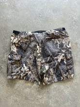 Load image into Gallery viewer, Vintage Mossy Oak Breakup Camo Nylon Shorts (XL)