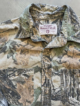 Load image into Gallery viewer, Vintage Wrangler Realtree Camo Button Up Shirt (XL)