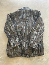 Load image into Gallery viewer, Vintage Trebark Camo Insulated Jacket (L)