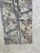 Load image into Gallery viewer, Vintage Duxbak Realtree Camo Denim Pants (36”x31”)