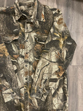 Load image into Gallery viewer, Vintage Ranger Denim Realtree Hardwoods Camo Button-Up Shirt (L)
