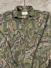 Load image into Gallery viewer, 90’s Mossy Oak Full Foliage Button Down Shirt (S/M) 🇺🇸