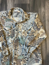 Load image into Gallery viewer, 1990’s Realtree Advantage Camo Chamois Shirt (XL)