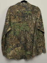 Load image into Gallery viewer, 90’s Walls Realtree Shirt (XL)