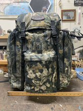 Load image into Gallery viewer, Vintage Boyt Harness Co. Mossy Oak Hunting Bacpack, Waterflow Accessories