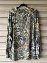 Load image into Gallery viewer, 00’s Mossy Oak Break Up Henley (XXL)