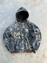 Load image into Gallery viewer, Vintage Swingster JohnDeer MossyOakBreakup Camo Bomber (M)