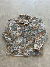 Load image into Gallery viewer, Vintage Realtree Advantage Camo Button Up Shirt (XL)