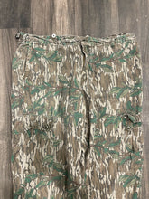Load image into Gallery viewer, Vintage Mossy Oak Greenleaf Camo Adjustable Waist Pants (XL)