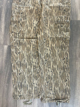 Load image into Gallery viewer, 1990’s Mossy Oak Original Bottomland Camo Adjustable Waist Chamois Pants (L)