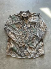 Load image into Gallery viewer, Vintage Realtree Advantage Camo Button Up Shirt (2XL)