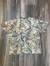 Load image into Gallery viewer, Vintage Realtree Advantage Timber Camo T-Shirt (2XL)