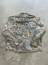 Load image into Gallery viewer, Vintage Walls Realtree Advantage Camo Button-Up Shirt (XL)