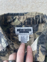 Load image into Gallery viewer, Vintage Mossy Oak Forest Floor Camo Button-Up Shirt (M)
