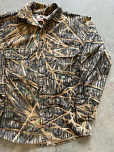 Load image into Gallery viewer, Vintage Mossy Oak Shadow Grass Camo Chamois Shirt (S)