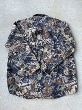 Load image into Gallery viewer, Vintage Mossy Oak Forest Floor Chamois Shirt (2XL)
