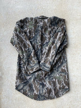 Load image into Gallery viewer, Vintage Tall Timber Mossy Oak Treestand Camo Button-Up Shirt (L)
